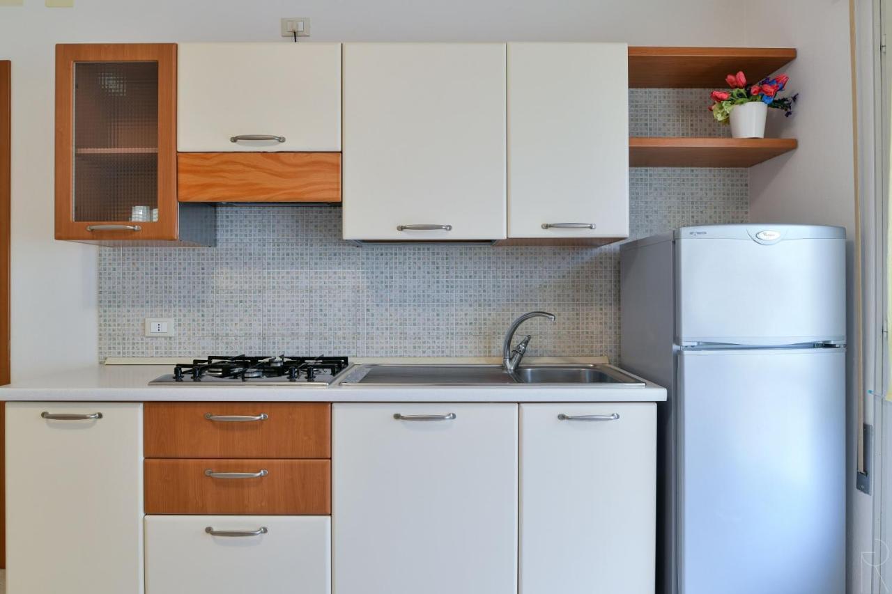 Stella D'Oro Apartment Каорле Екстериор снимка