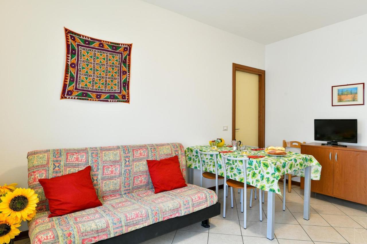 Stella D'Oro Apartment Каорле Екстериор снимка