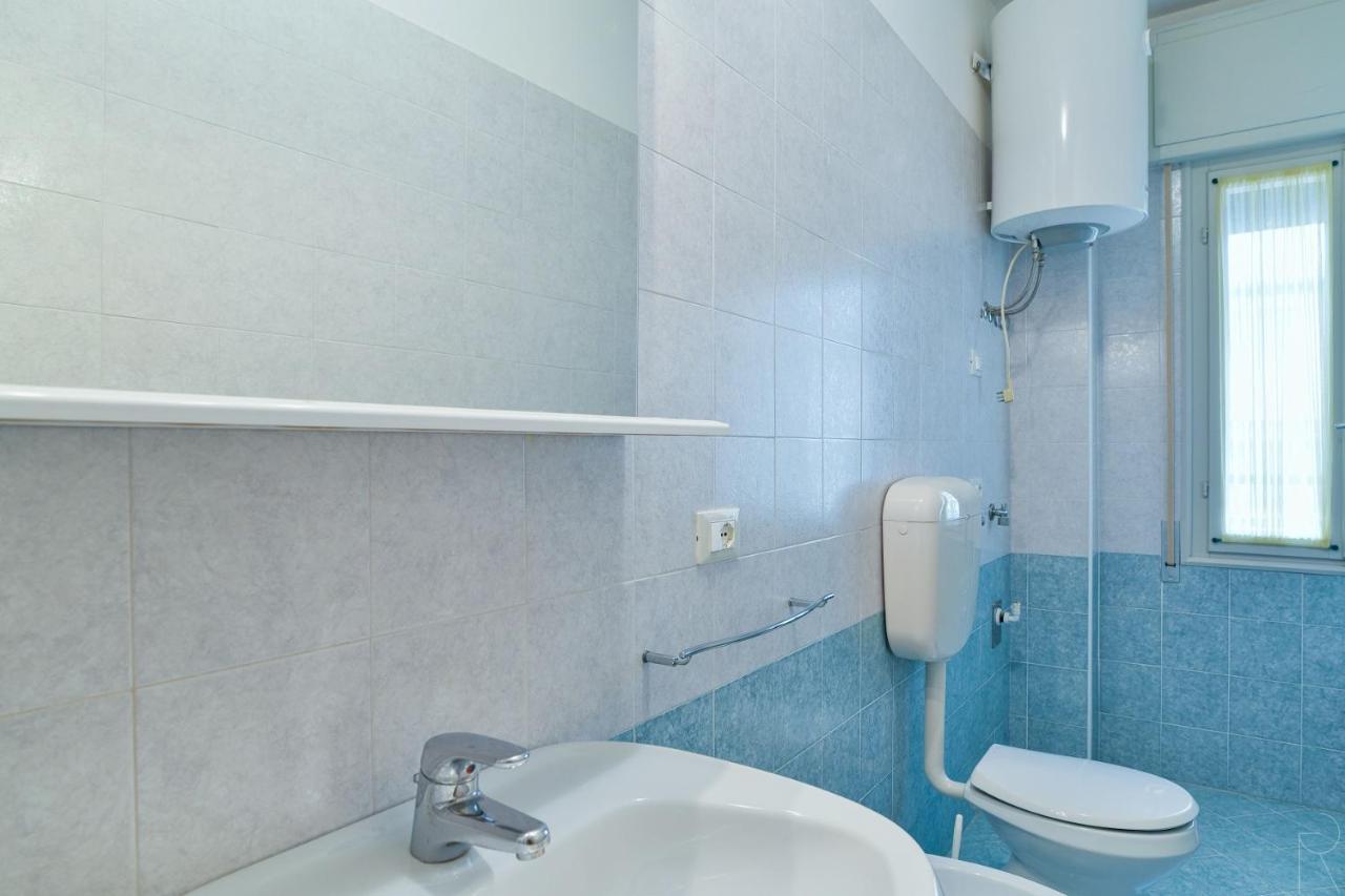 Stella D'Oro Apartment Каорле Екстериор снимка