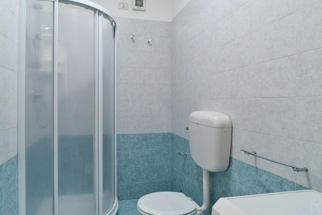 Stella D'Oro Apartment Каорле Екстериор снимка