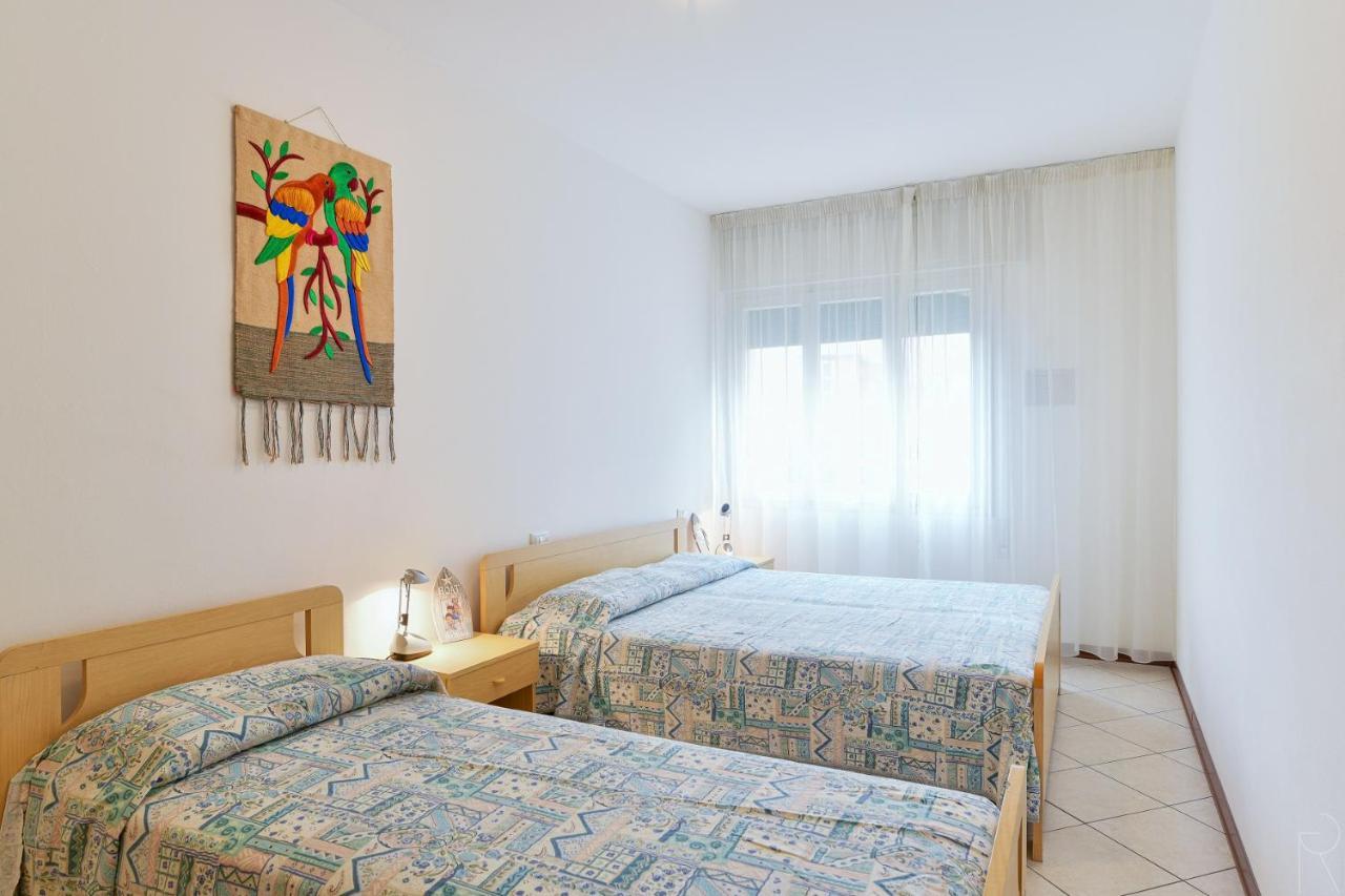 Stella D'Oro Apartment Каорле Екстериор снимка
