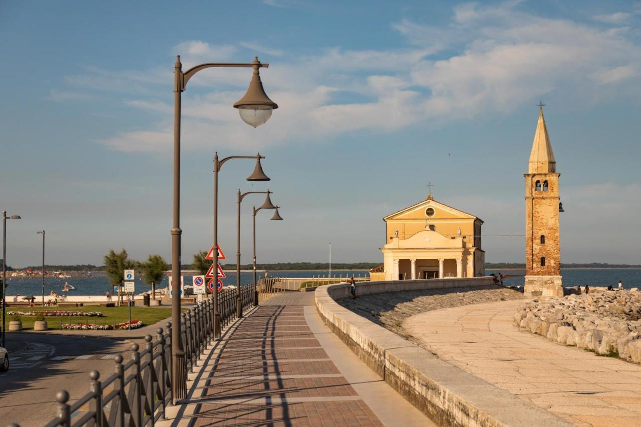 Stella D'Oro Apartment Каорле Екстериор снимка